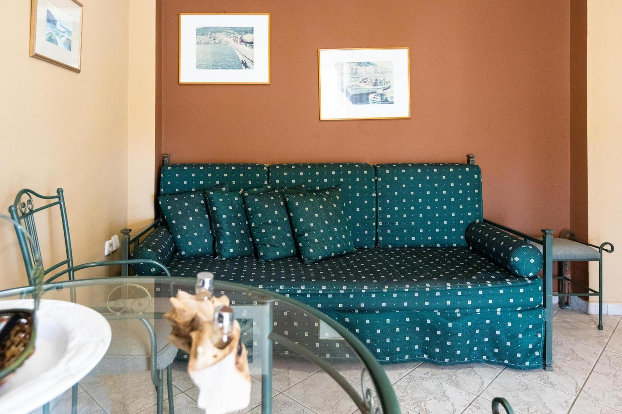 Amfitrion Apartment Gythio Ngoại thất bức ảnh
