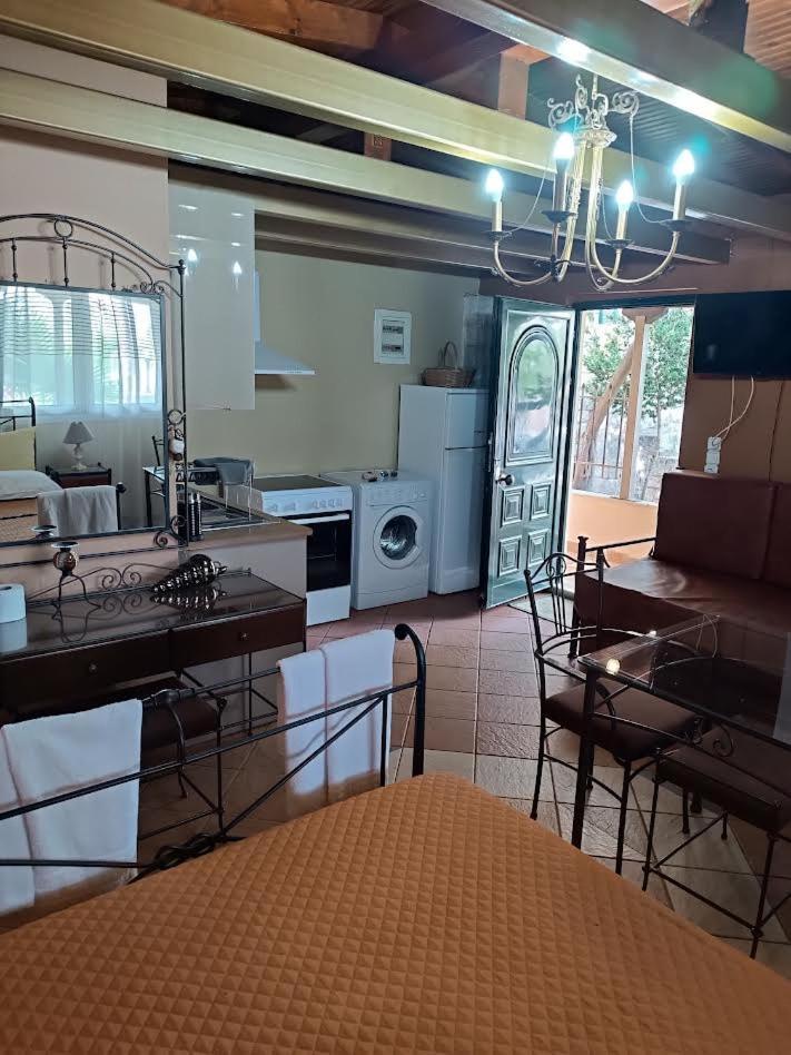 Amfitrion Apartment Gythio Ngoại thất bức ảnh